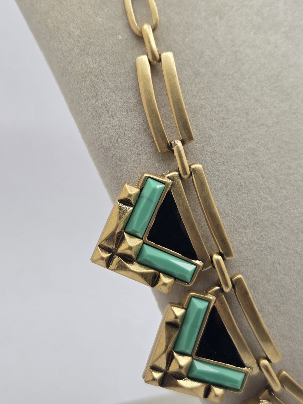 Stella & Dot Art Deco Statement Necklace Gold Tone Green Black Geometric 21" - Picture 3 of 16